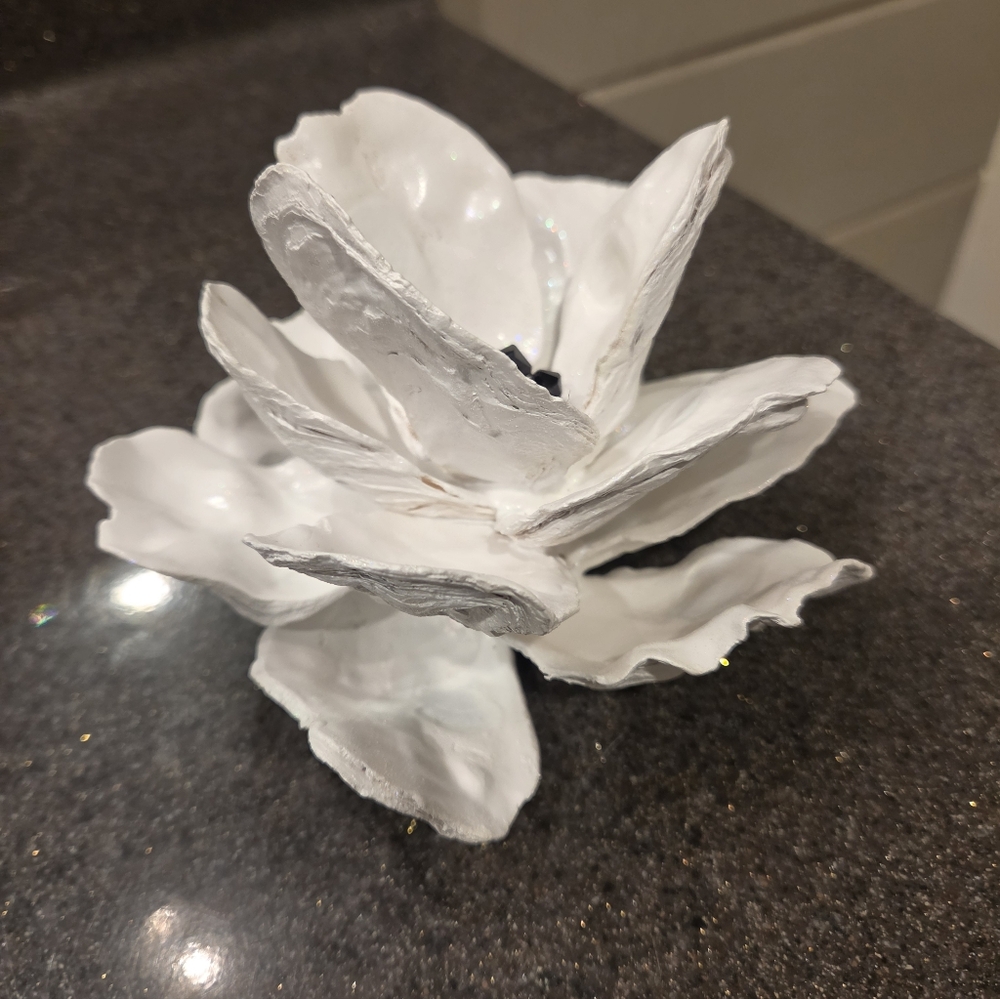 Handcrafted Oyster Shell Magnolia Flower - Picture 3 of 5